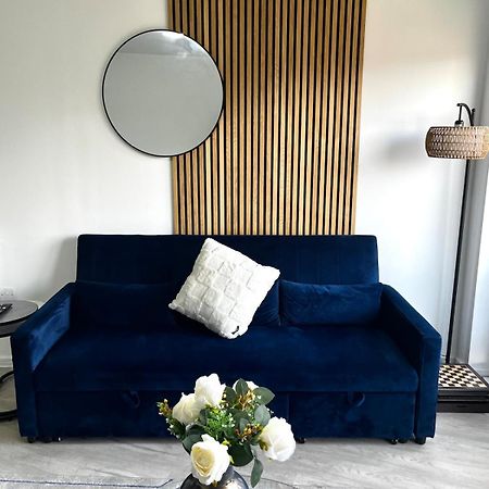 Serene 2-Bed Flat With Canal Views - Coop Live & Ethiad Manchester Ngoại thất bức ảnh